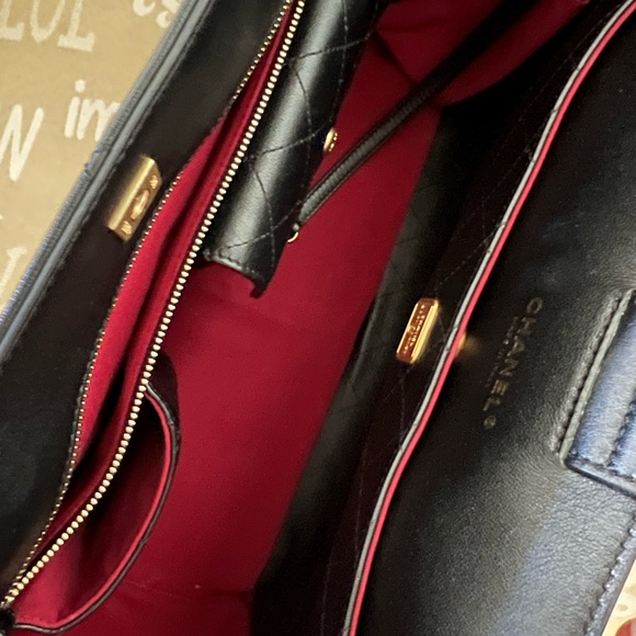 Authentic Chanel Chain Shopping Tote - Picture 3 of 13